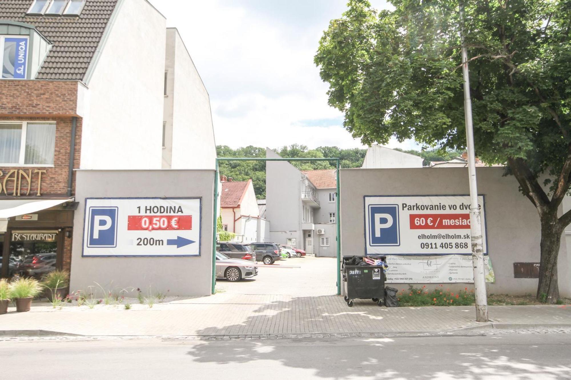 Apartman Vita Deluxe Trenčín Buitenkant foto