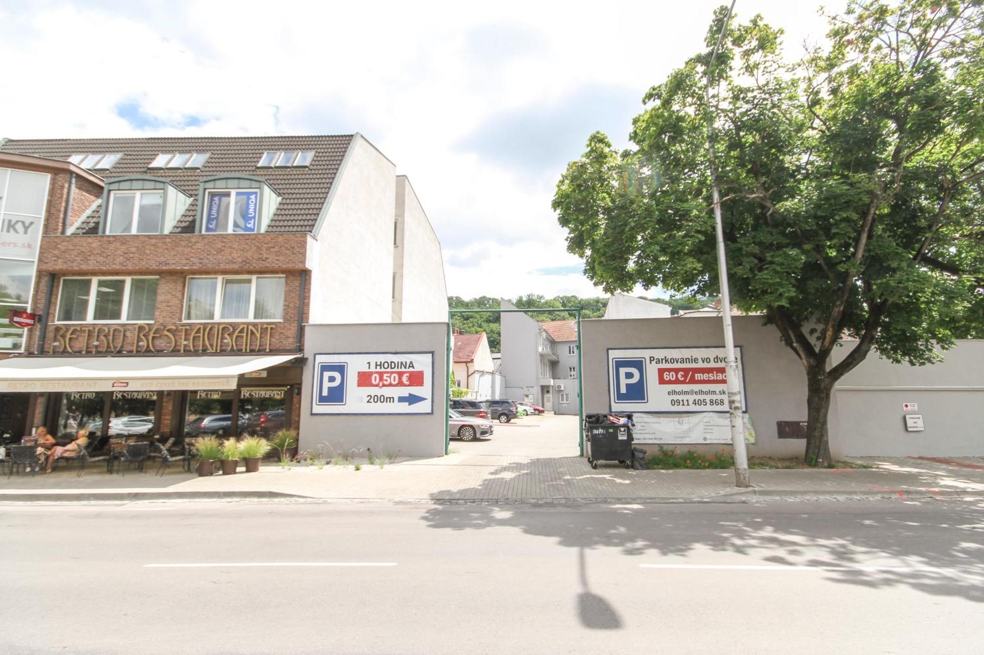 Apartman Vita Deluxe Trenčín Buitenkant foto